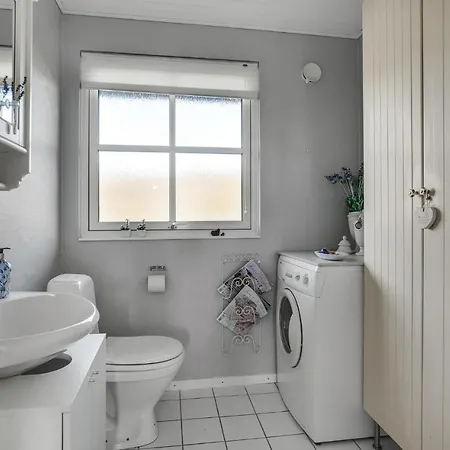 Дом отдыха 2 Bedroom Cozy In