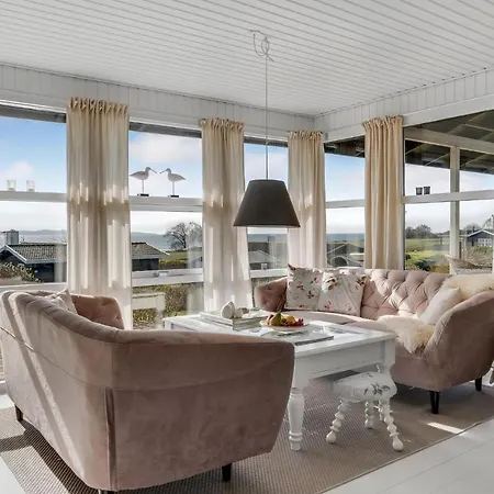 2 Bedroom Cozy In Dom wakacyjny