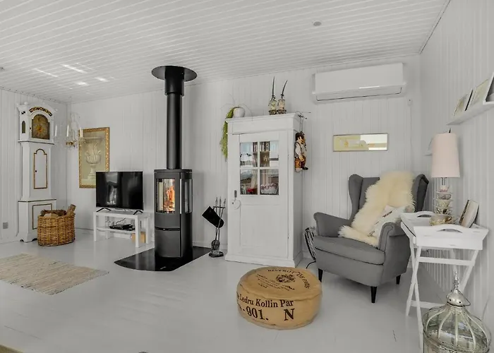 2 Bedroom Cozy In בית נופש *