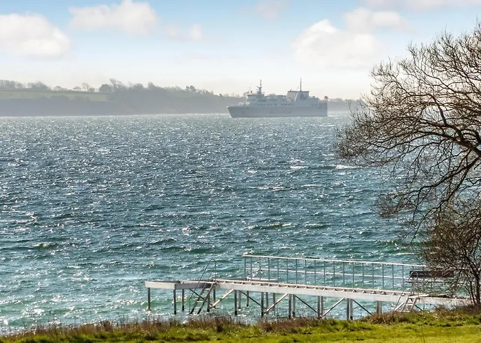 2 Bedroom Cozy In * אברופ