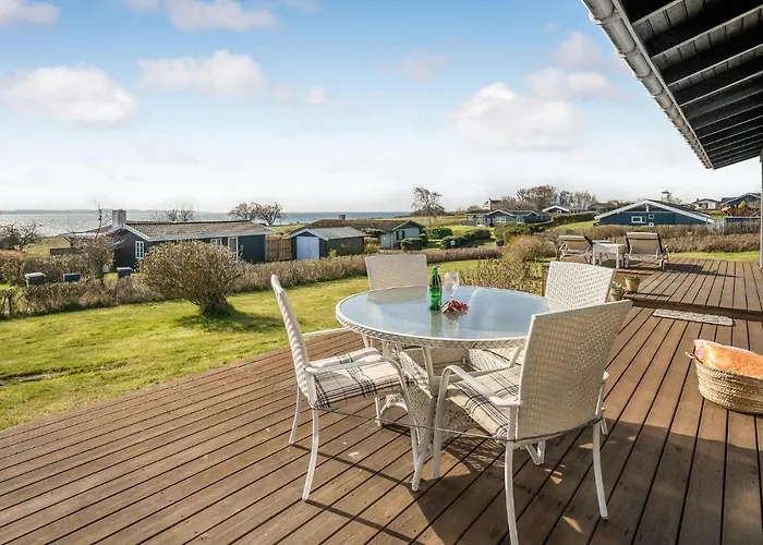 2 Bedroom Cozy In * אברופ