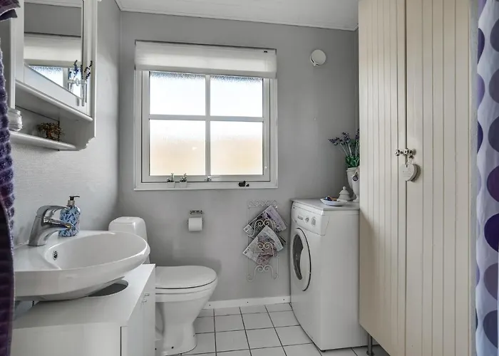 בית נופש 2 Bedroom Cozy In