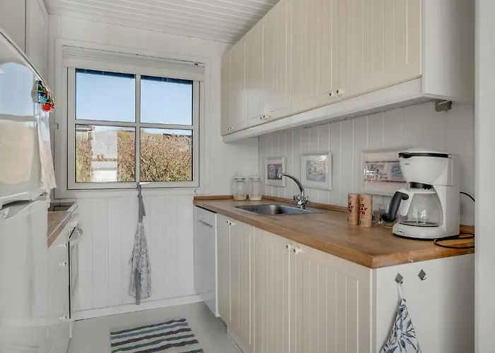 2 Bedroom Cozy In * אברופ