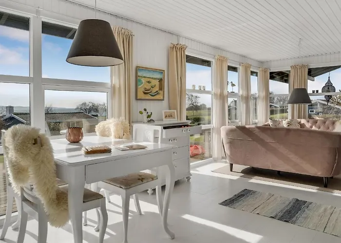 2 Bedroom Cozy In בית נופש אברופ